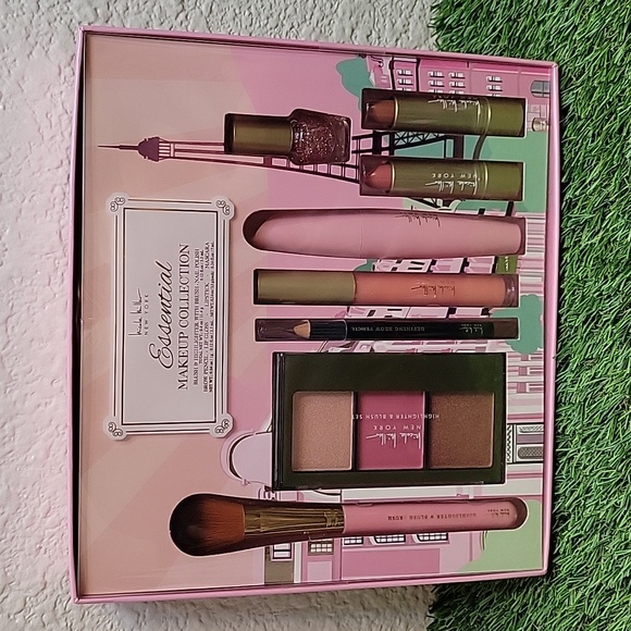 Nicole Miller Makeup Nicole Miller New York Essential Makeup